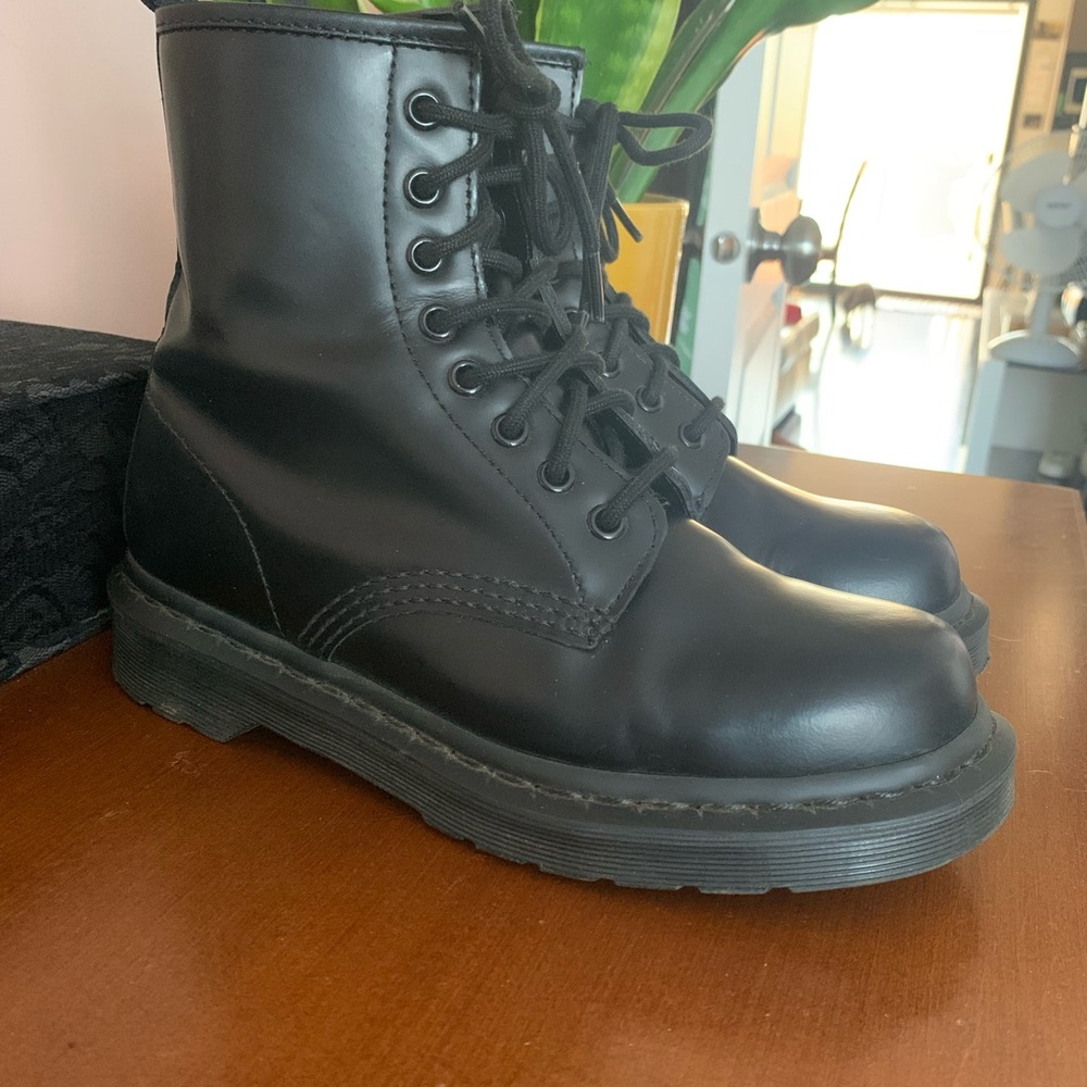 Dr. Martens Black Leather Mono 1460 woman